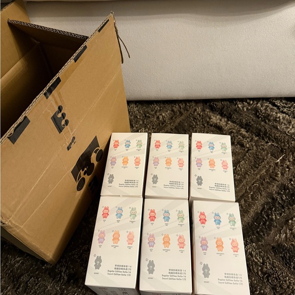 Full set of Popmart BIE Big Into Energy Labubus - Picture 6 of 6